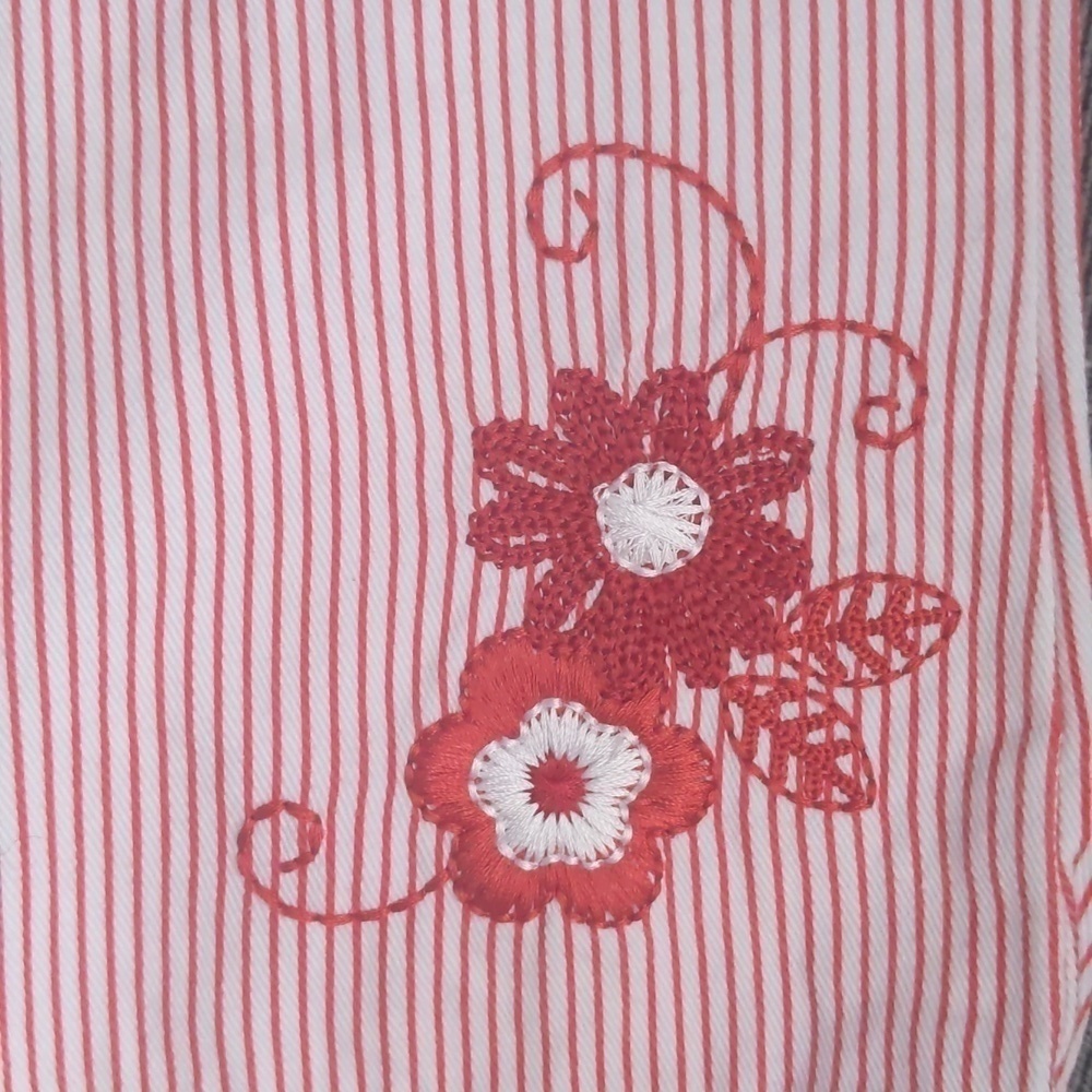 Red/white pinstripe pants girls size 4t - Picture 3 of 3